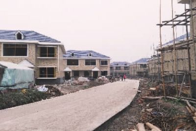 建設中的江洲墟場安置小區(qū)。